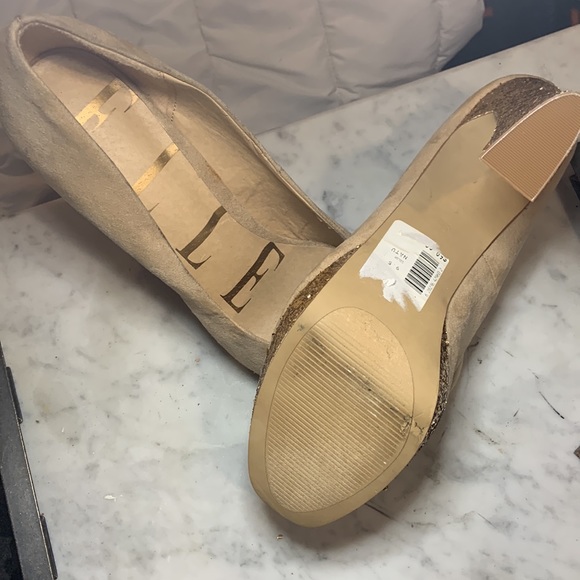 Party shoes! Biege round toe with a sparkly gold heel - Picture 2 of 2